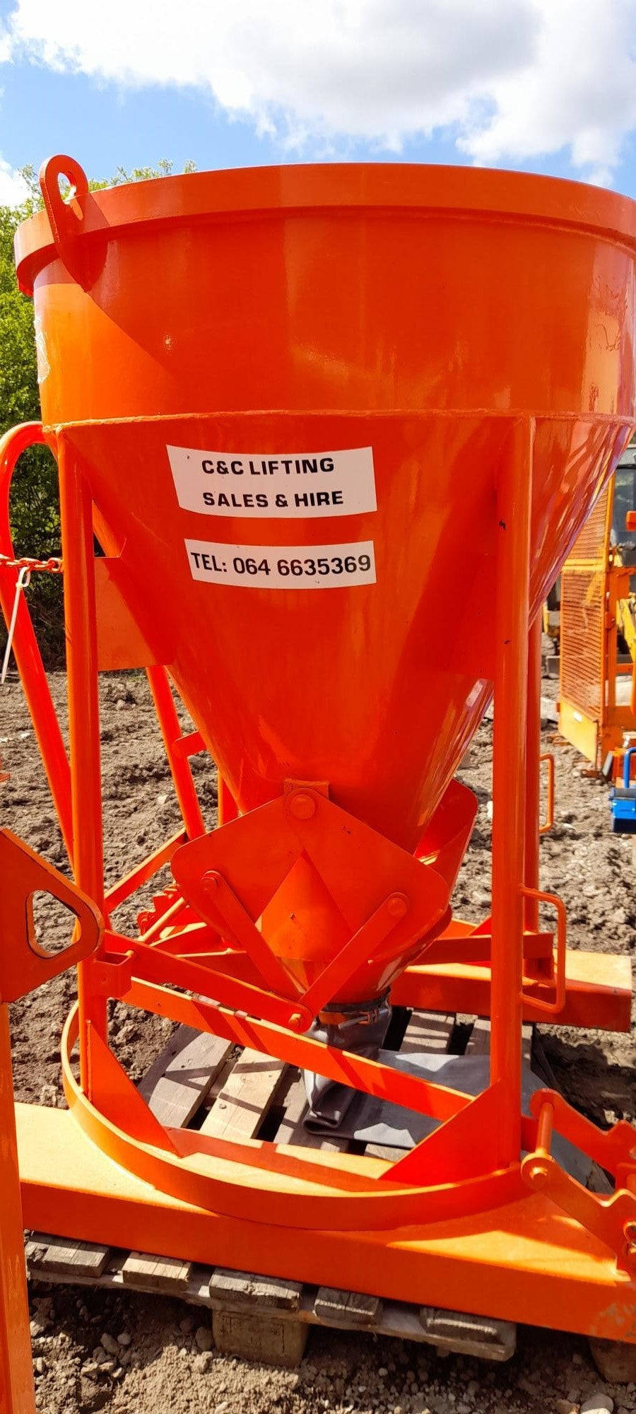 500L CONCRETE SKIP 1016 LEVER OPERATED