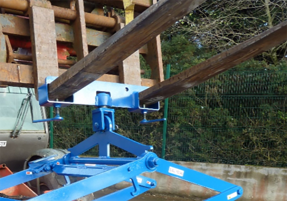 Fork Attachment with Swivel Lifting Eye and Pin 2.2 Tonne